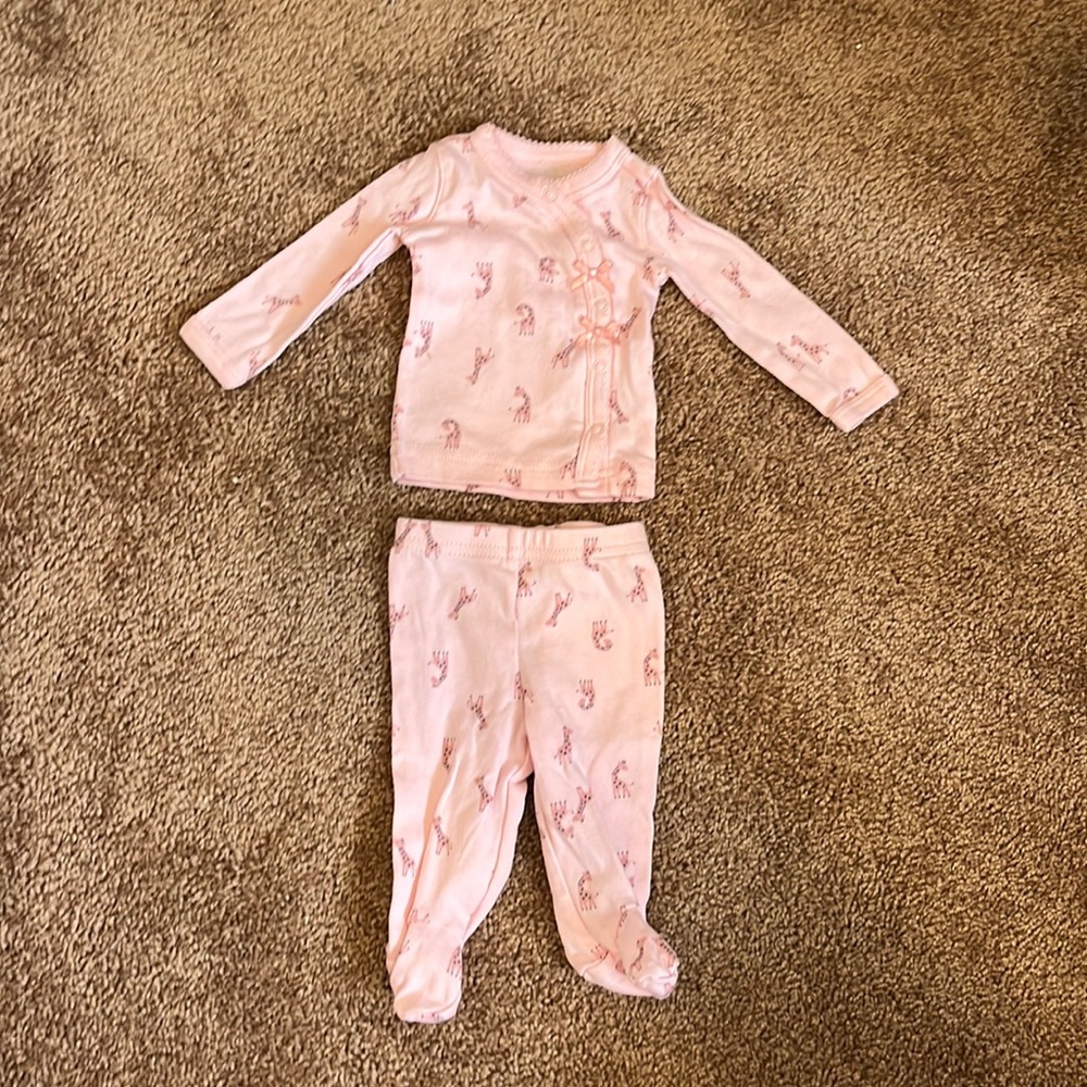 2 PIECE PJS 🦒